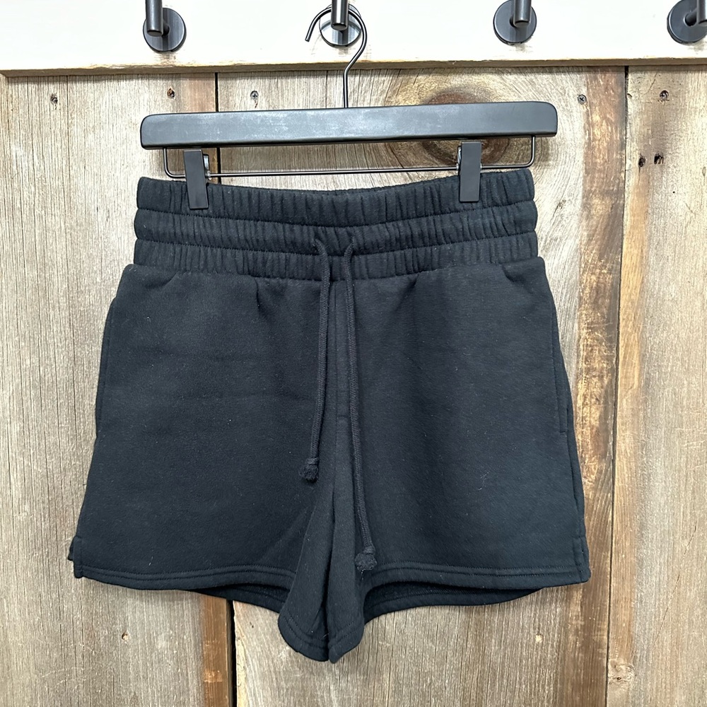 NWOT Wild Fable High Waisted Sweat Shorts in Black Size Small Juniors